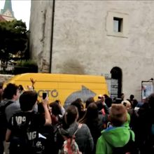 オフシーズンでも周りは結構な人出