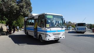 小型車なので混んでいる