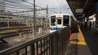 通勤電車なんだろうけどローカルな雰囲気