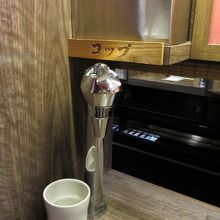 席に給湯機もあります。