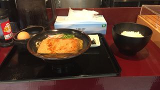 立ち食いで少々落ち着かないです