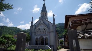 津和野カトリック教会は殿町通りの中にひっそりと有りました