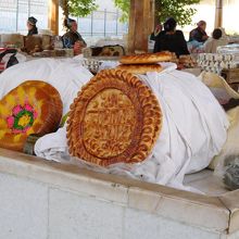 サマルカンドのナンは有名だしおいしい