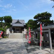 森戸海岸に建つ歴史ある神社