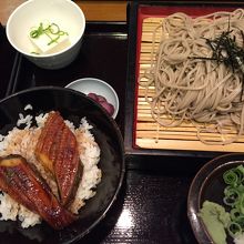 ミニうな丼定食を食しました
