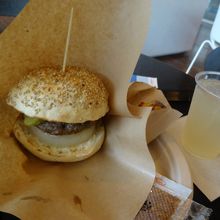 できたてなので最初はとても熱いです