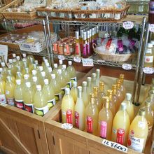 直売所は地元おみやげ物が沢山あります