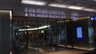 意外とカジュアル..書店もある