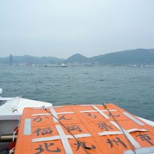 ２階デッキから門司を臨む