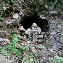 第24師団第一野戦病院本部壕跡。