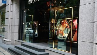 旧居留地の路面店