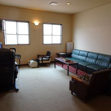 休憩所(再度入浴する時は改めてお金が必要です)