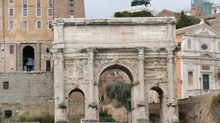 第６次パルティア戦争勝利記念碑