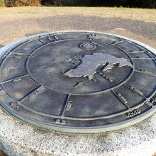 方位盤で確認してみましょう。