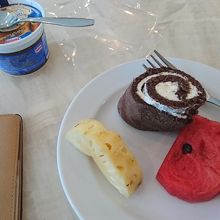 デザート、フルーツもあり