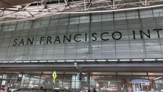 悪天候の遅延が多い。施設は充実