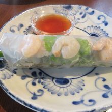 生春巻き。これ、うまいです。