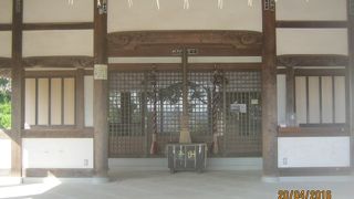 男山にある神社です。