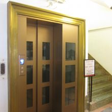 歴史あるエレベーター