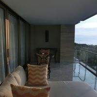 部屋のテラス（手前がベッドにもなるソファーです）