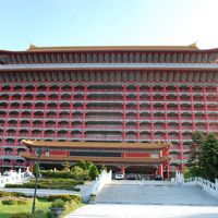 宮殿のような本館