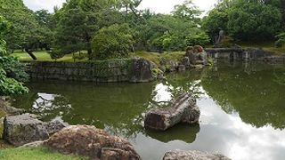 基本に忠実に造られた庭園