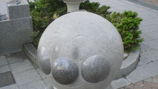 アンパンマンの石像