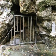 第三十二軍司令部終焉之地、入口。