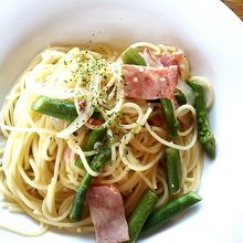 ベーコンとアスパラのパスタ