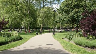 まわりはロンドン大学