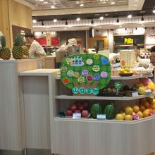 テイクアウトのみのお店です