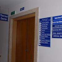 室内温泉プールの入り口