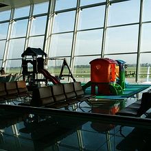 こどもの遊具がありました。