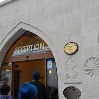 ホテルの入り口です