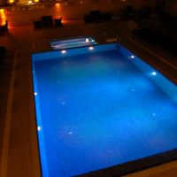 屋外プールもあります