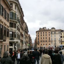 人で溢れるスペイン広場