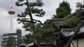 ろうそくタワーで親しまれている。