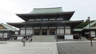 境内は広く、起伏もあります。