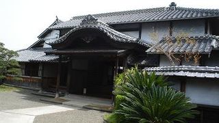 趣のある家屋ですが・・・