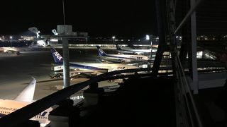 夜はANAがたくさん