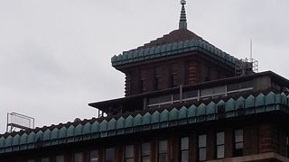 神奈川県庁はキングの塔