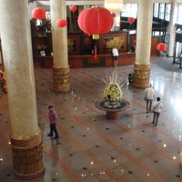 吹き抜けロビーも雰囲気よし