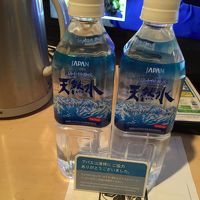 飲料水のサービス。裏面には社長のお顔。撮り忘れました。