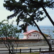 須磨浦公園駅から海へ