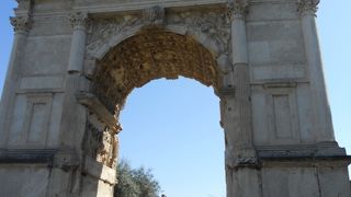 ローマ最古の凱旋門