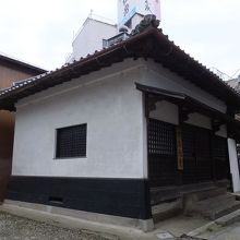 一見、蔵のようです。