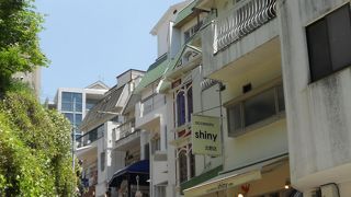 風見鶏の初代所有者の名前から・・