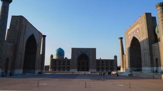 サマルカンドではまず最初にここを訪問しましょう！