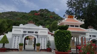 グエン朝時代の武将の墓