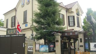 ユニオンジャックが掲げてあります。